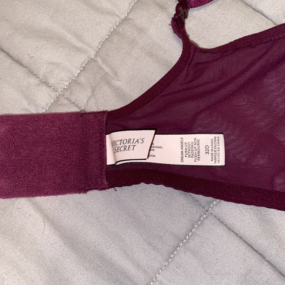 Victoria’s Secret Unlined push up bra - Picture 4 of 6